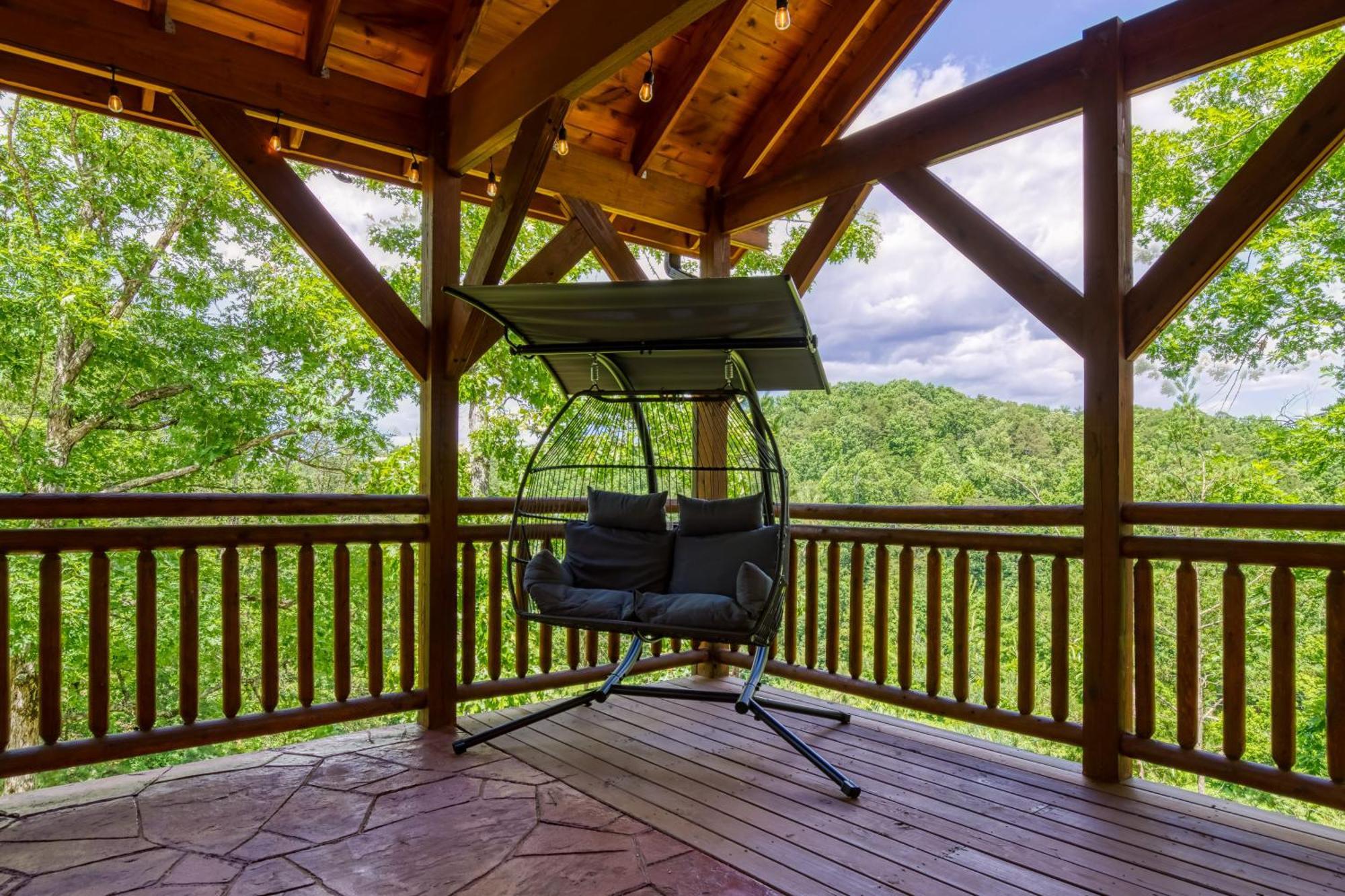 Majestic Splash- 8 Bedroom, Indoor Pool, Hot Tub, 1089 Free Tickets Each Paid Day, Dollywood Sevierville Exterior photo